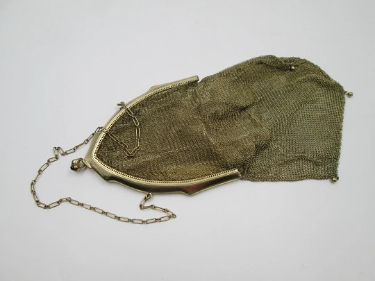 Whiting & Davis gold plated mesh bag. Cabochon clasp. Chain. 1920's. USA