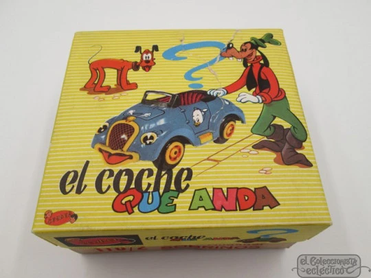 Wind-up toy car. Lithographed tinplate. Geyper / Disney. 1965