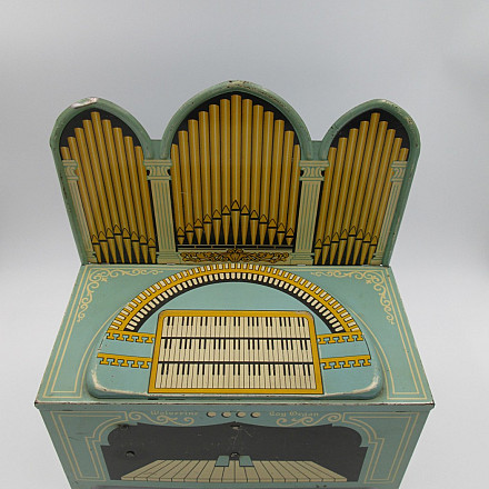 wolverine-crank-organ-toy.-