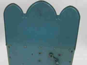 Wolverine crank organ toy. Lithographed tinplate. USA. 1950's