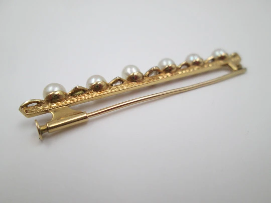 Woman's jewelry stick pin. 18k yellow gold. Pearls and diamonds. 1940's