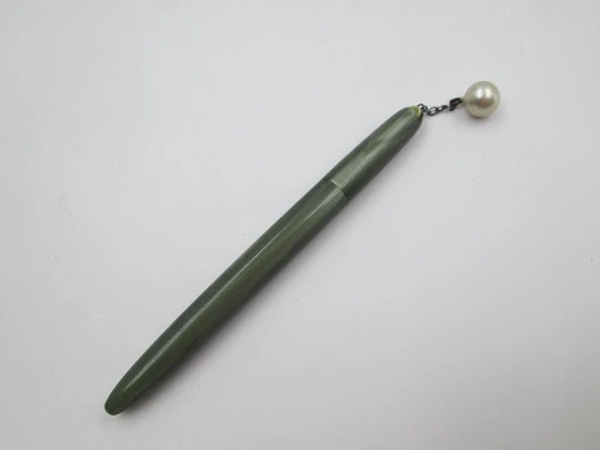 Women's ballpoint pen. Green marble plastic. Pearl ornament on top. Europe. 1950's