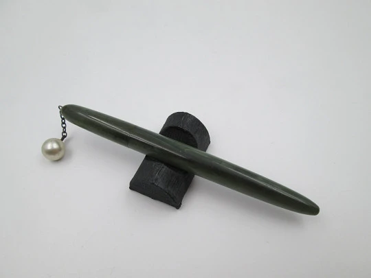 Women's ballpoint pen. Green marble plastic. Pearl ornament on top. Europe. 1950's