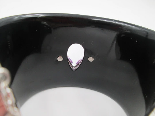 Women's bangle bracelet. Sterling silver and black enamel. Amethyst and zircons