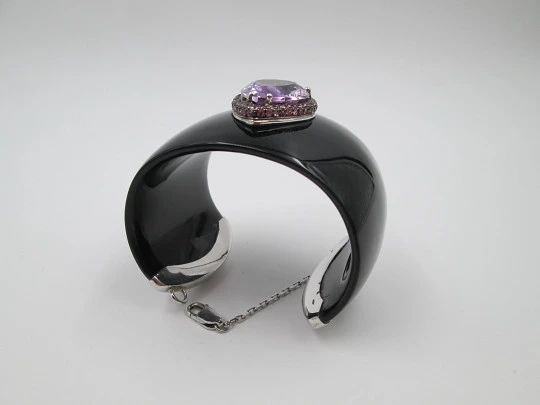 Women's bangle bracelet. Sterling silver and black enamel. Amethyst and zircons