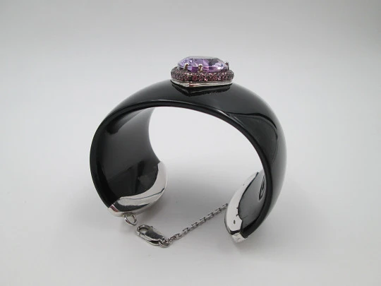 Women's bangle bracelet. Sterling silver and black enamel. Amethyst and zircons