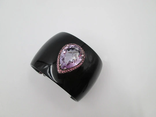 Women's bangle bracelet. Sterling silver and black enamel. Amethyst and zircons