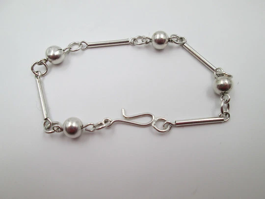 Women's bracelet and necklace set. 925 sterling silver. Balls and cylinders. 1980's