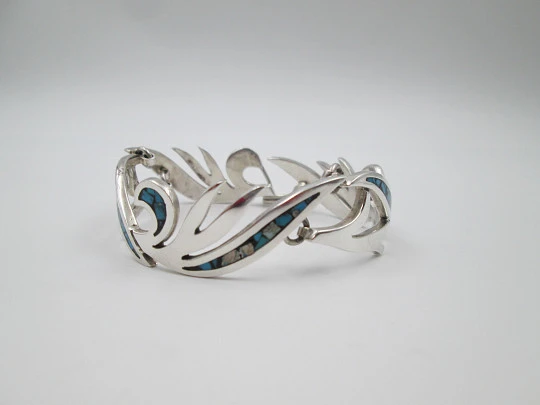 Women's bracelet. Sterling silver & turquoise. Leaf links. 1980's. Mexico