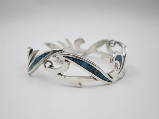 Women's bracelet. Sterling silver & turquoise. Leaf links. 1980's. Mexico