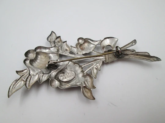 Women's brooch. Flower and leaves. Sterling silver. Truart. 1960's. USA
