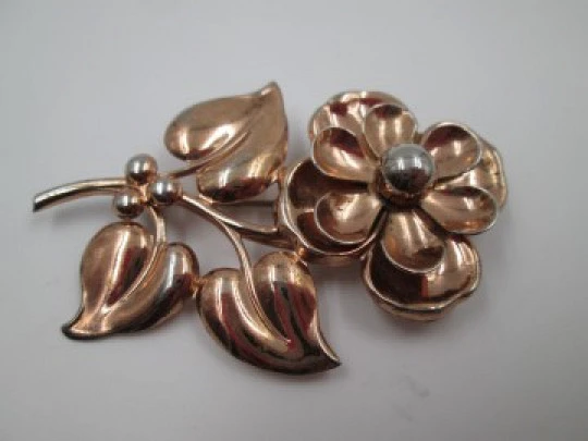 Women's brooch. Flower and leaves. Vermeil sterling silver. 1960's