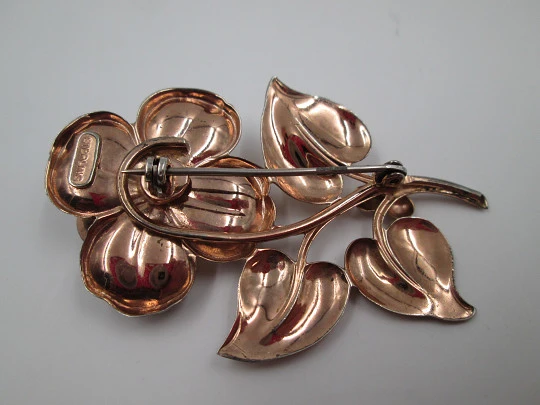 Women's brooch. Flower and leaves. Vermeil sterling silver. 1960's