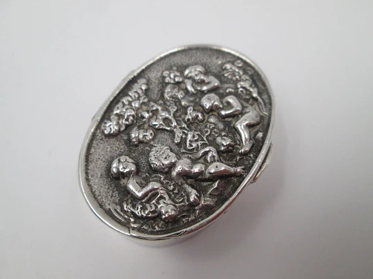 Women's cherubs pillbox. 925 sterling silver & vermeil inside. 1970's. Spain