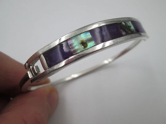 Women's circle bracelet. Sterling silver, amethysts & mother of pearl. 1980's