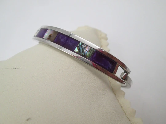 Women's circle bracelet. Sterling silver, amethysts & mother of pearl. 1980's