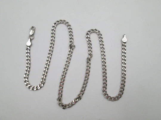 Women's curb chain. 925 sterling silver. Interlocking flat links. Crab clasp. 1980's Women's curb chain. 925 sterling silver. Interlocking flat links. Crab clasp. 1980's