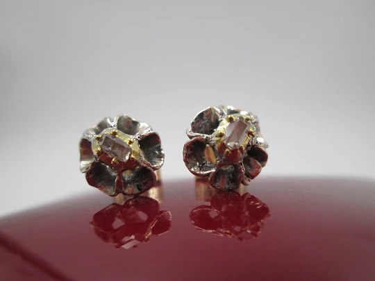 Women's earrings. 18 karat yellow gold and diamond rosettes. 1940's