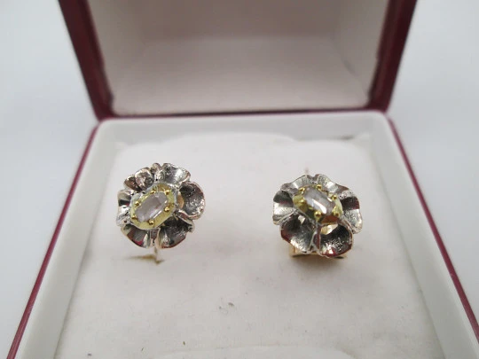 Women's earrings. 18 karat yellow gold and diamond rosettes. 1940's