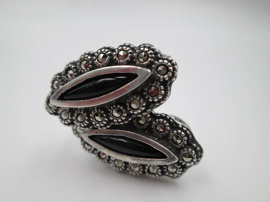 Women's earrings. 925 sterling silver. Marcasites and black gems. 1970's