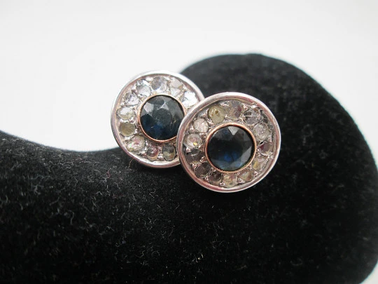 Women's earrings. Diamonds and sapphires. 1940's. 18k bitone gold