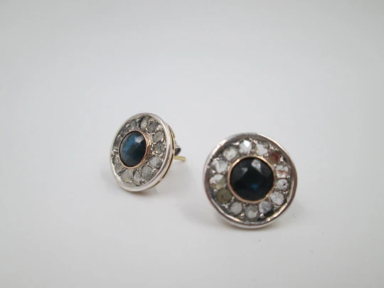 Women's earrings. Diamonds and sapphires. 1940's. 18k bitone gold