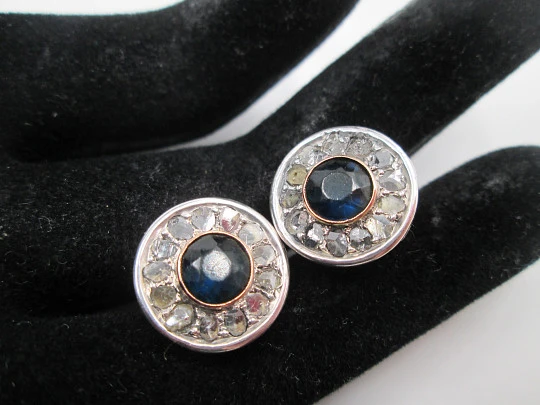 Women's earrings. Diamonds and sapphires. 1940's. 18k bitone gold