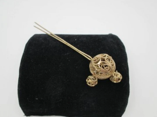 Women's filigree hair pin. Sterling silver vermeil. Openwork spheres. 1970's. Spain
