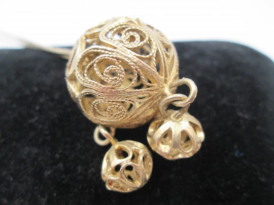 Women's filigree hair pin. Sterling silver vermeil. Openwork spheres. 1970's. Spain