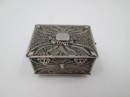 Women's filigree pillbox. 925 sterling silver. Vegetable motifs. 1970's