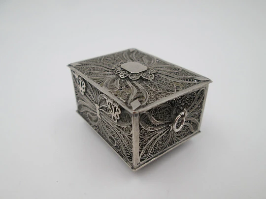 Women's filigree pillbox. 925 sterling silver. Vegetable motifs. 1970's