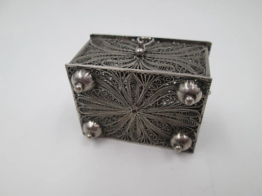 Women's filigree pillbox. 925 sterling silver. Vegetable motifs. 1970's