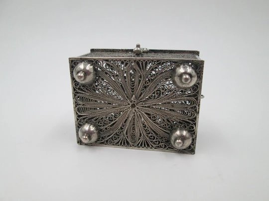 Women's filigree pillbox. 925 sterling silver. Vegetable motifs. 1970's