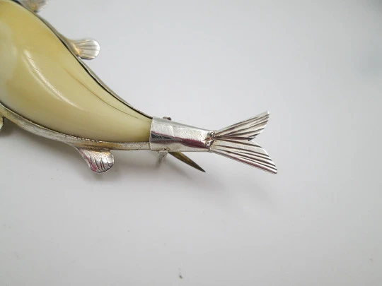 Women's jumping fish brooch. Sterling silver and ivory. 1940's. Europe