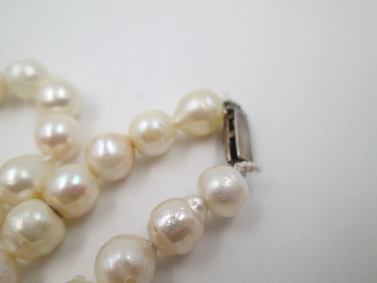 Women's necklace. Baroque cultured pearls. Sterling silver clasp. 1960's