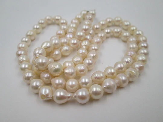 Women's necklace. Baroque cultured pearls. Sterling silver clasp. 1960's