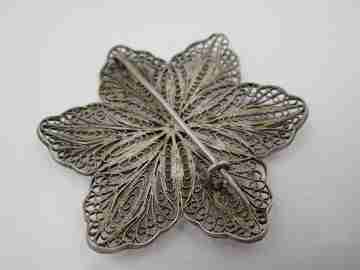 Women's openwork brooch. Sterling silver. Fligree flower. Pin back. 1970's
