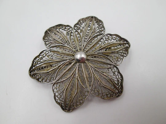 Women's openwork brooch. Sterling silver. Fligree flower. Pin back. 1970's