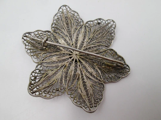 Women's openwork brooch. Sterling silver. Fligree flower. Pin back. 1970's