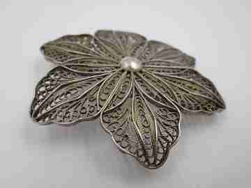 Women's openwork brooch. Sterling silver. Fligree flower. Pin back. 1970's