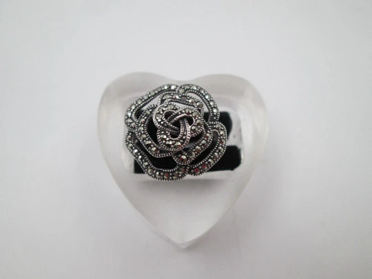 Women's openwork flower ring. 925 sterling silver and marcasite. Europe. 1980's