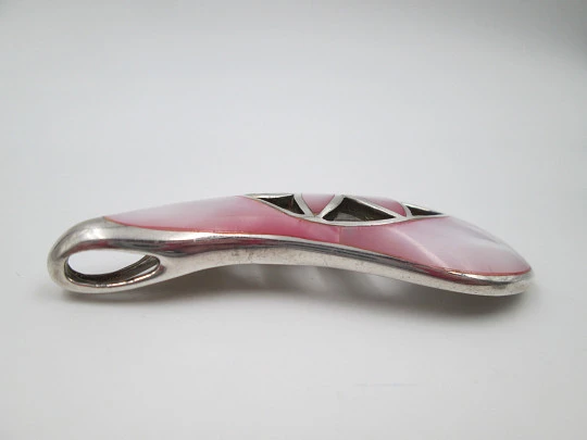 Women's openwork pendant. Sterling silver and pink white nacre. 1980's