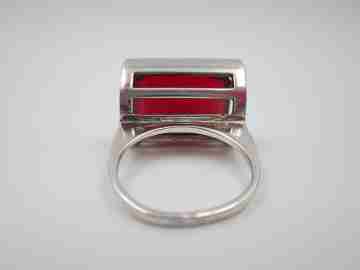 Women's openwork ring. 925 sterling silver and red faceted stone. 1990's