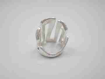 Women's openwork ring. Satin sterling silver. Waves design. 1990's