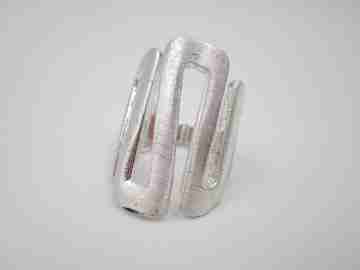 Women's openwork ring. Satin sterling silver. Waves design. 1990's