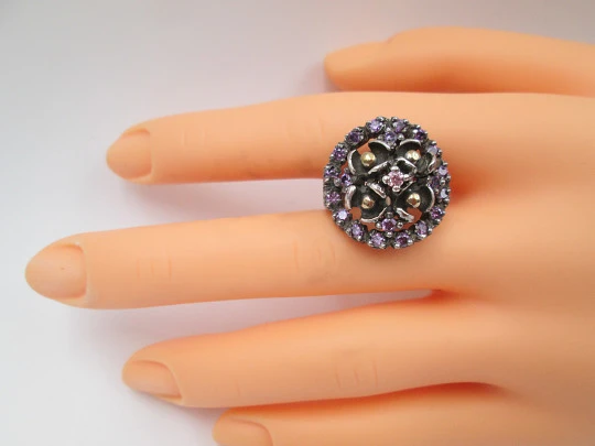 Women's openwork ring. Sterling silver, amethysts and gold details. 2000's