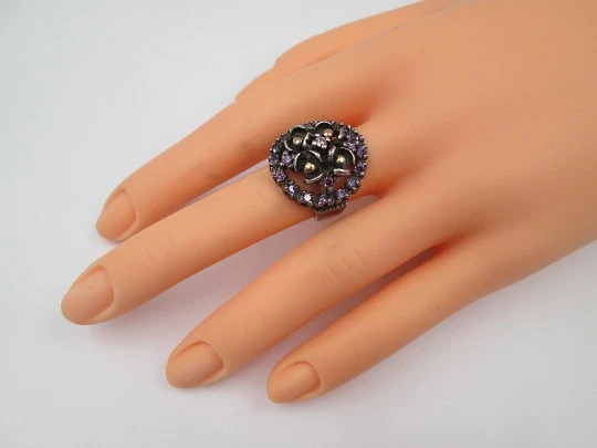 Women's openwork ring. Sterling silver, amethysts and gold details. 2000's