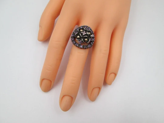 Women's openwork ring. Sterling silver, amethysts and gold details. 2000's