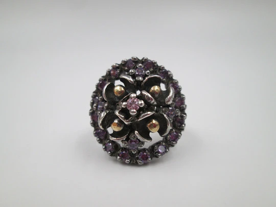 Women's openwork ring. Sterling silver, amethysts and gold details. 2000's