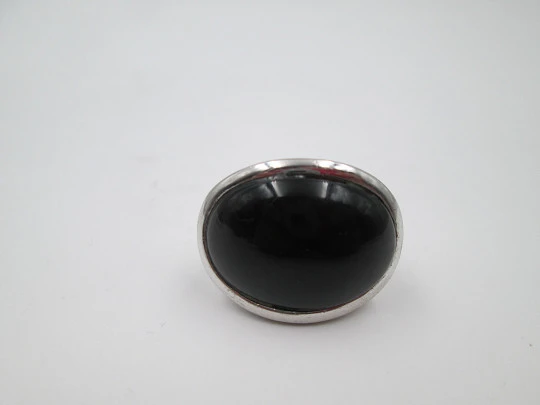 Women's oval ring. 925 sterling silver and black stone. 1990's. Spain